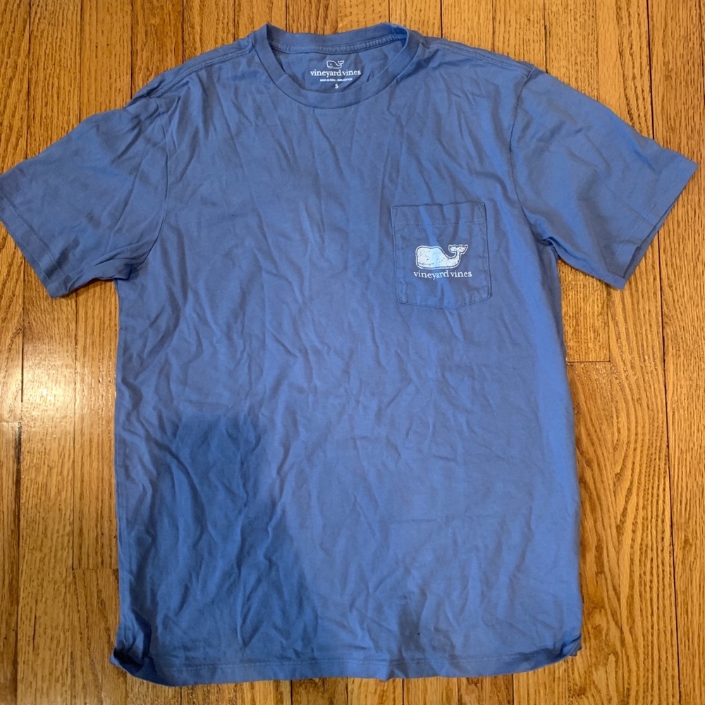 mens small vineyard vines tshirt